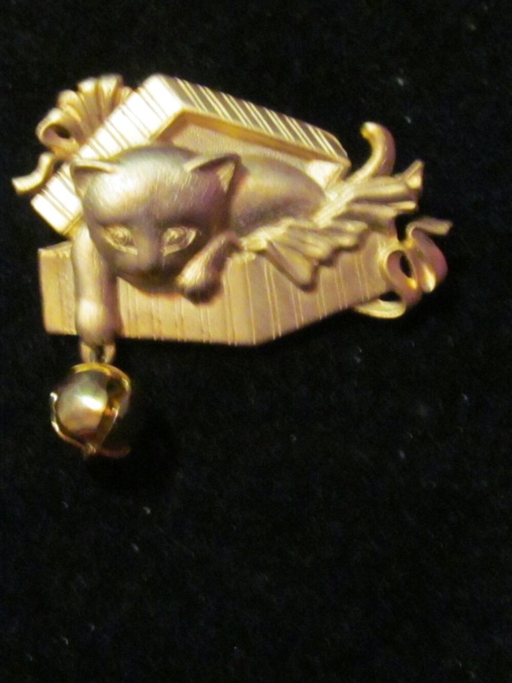 Cat in gift box bell pin brooch signed jj